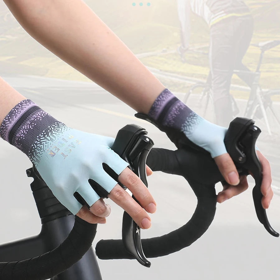 Men's and women's Non Slip Half Finger Cycling Gloves，Images of a model cycling