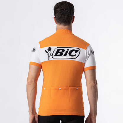 BIC retro wool cycling jersey back view showing rear cargo pockets and team logo panel